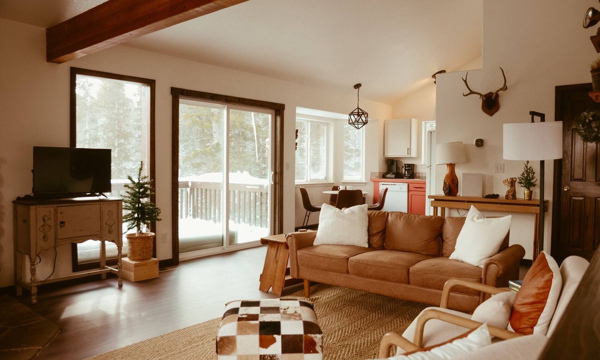 Valley of the Sun House | The Perfect Getaway Cabin- Mt. Views- Wood Stove