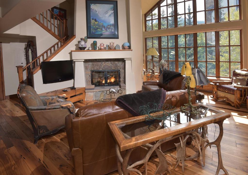 Beaver Creek Apartment | The Pines 401