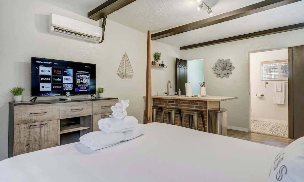 West Colorado Springs Apartment | The San Ayre Court Studio