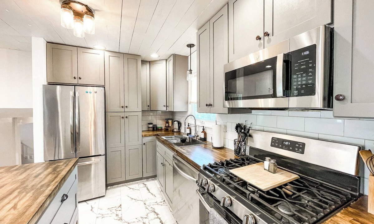 East Colorado Springs House | The Springs Sanctuary Central location Games!n