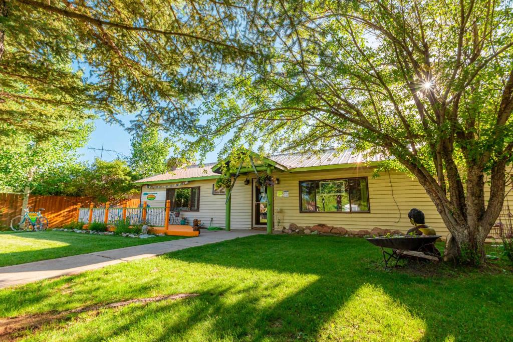 Gunnison Hostel | The Wanderlust Hostel