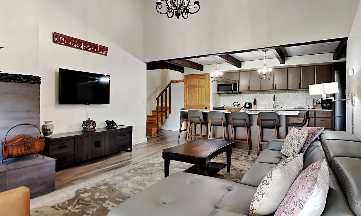 Snowmass Village Condo | 🌲Timberline B3C Deluxe 1-Bedroom + Loft ~Hot Tub~Pool~WiFi~Ski-in/out~Local Shuttle🌲
