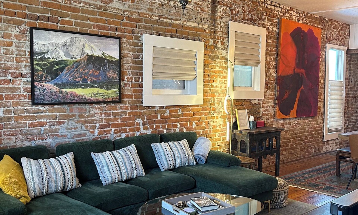 Curtis Park House | Tina's Place. A charming 2-bedroom brick house in downtown Denver.