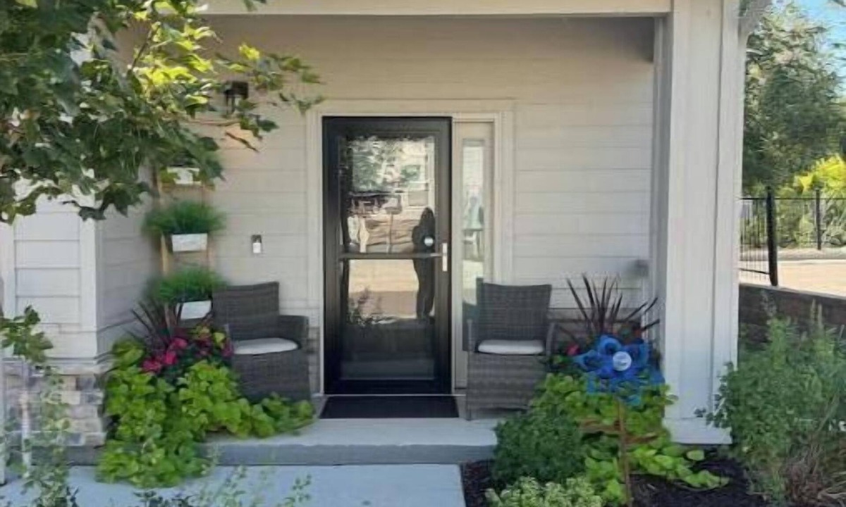 Lakewood House | Trendy Townhouse near Golden and Red Rocks!