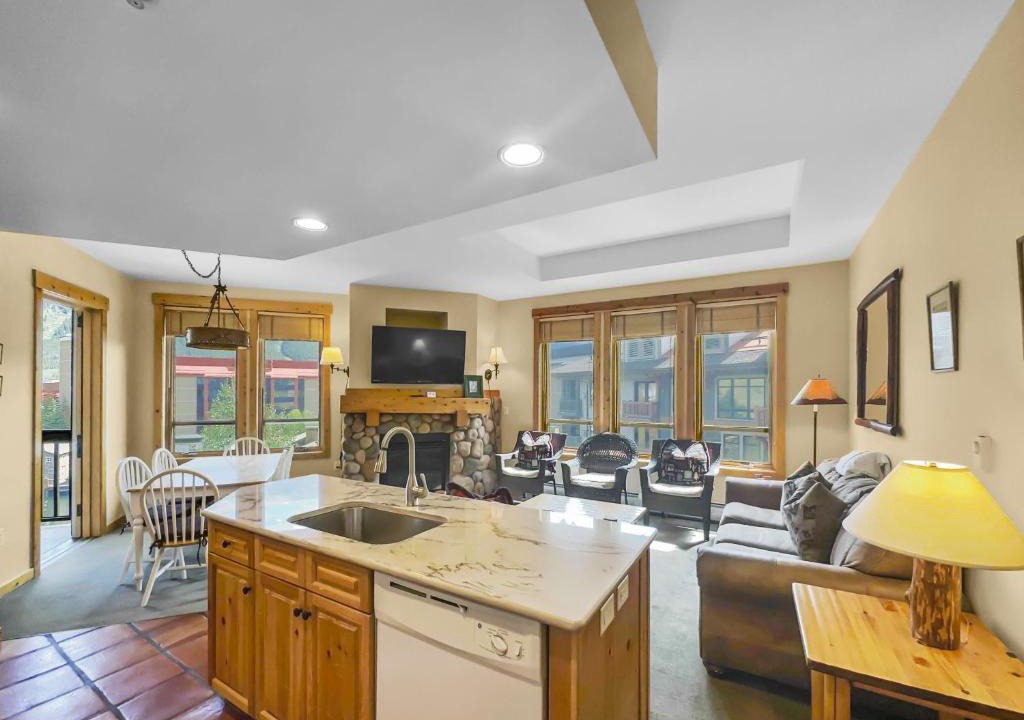 Copper Mountain Village Apartment | Tx414 Taylors Crossing Condo