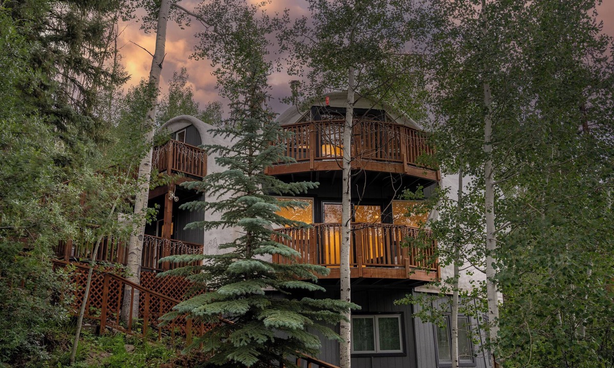 Intermountain Ski Chalet | Uncover the Hidden Gem of Vail—The Dome | D7