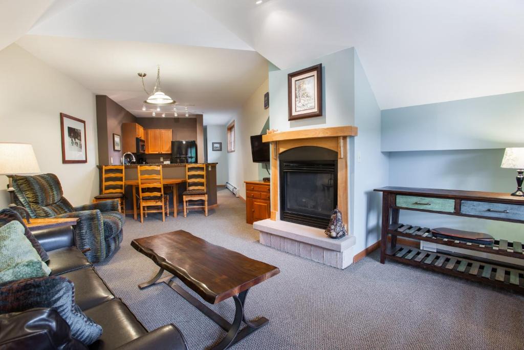 Winter Park Apartment | Unique & Comfortable Zephyr Mountain Lodge Condo with Slope and Continental Divide View condo