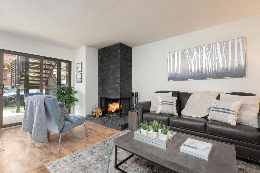 Aspen House | Updated 1 BR in Aspen's Center, Walk Everywhere!