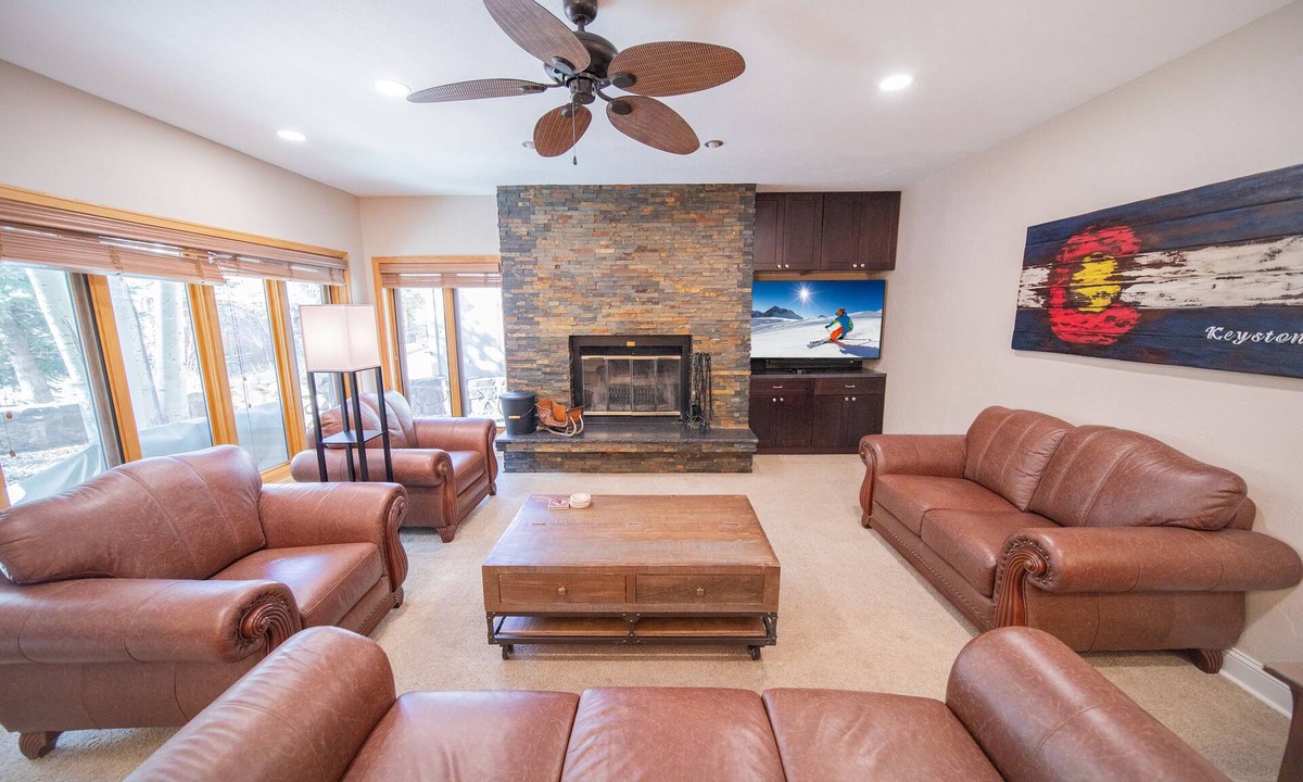 Mountain House Condo | Updated Luxury Condo with a quick walk to lift