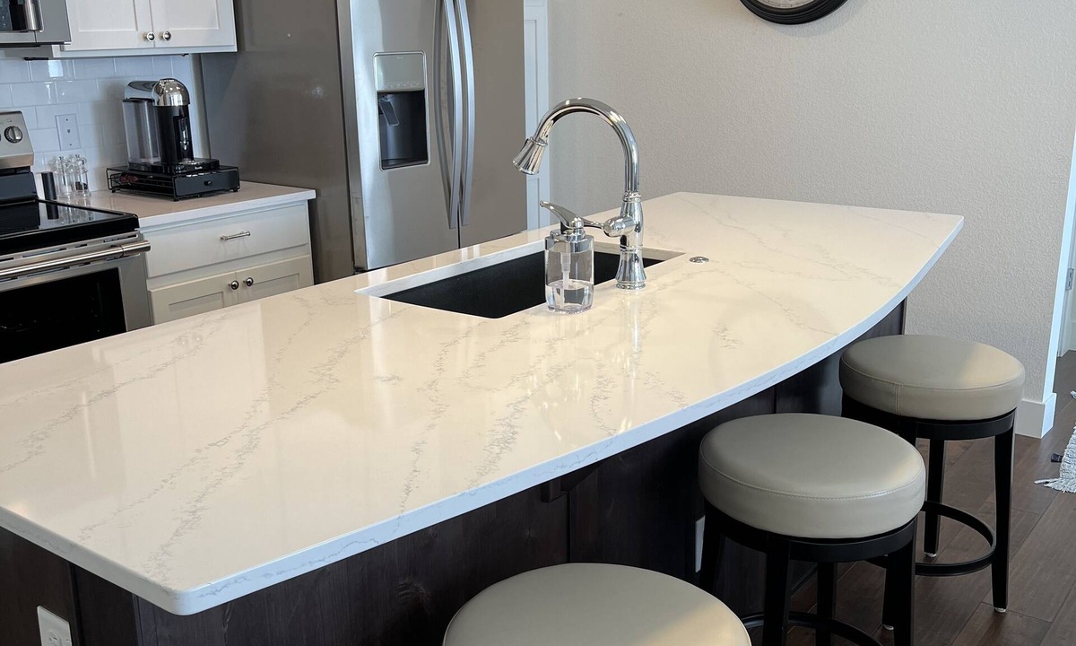 Rigden Farm Apartment | Upscale, 2 bedroom, 2 bath apartment. Convenient location at Rigden Farm.
