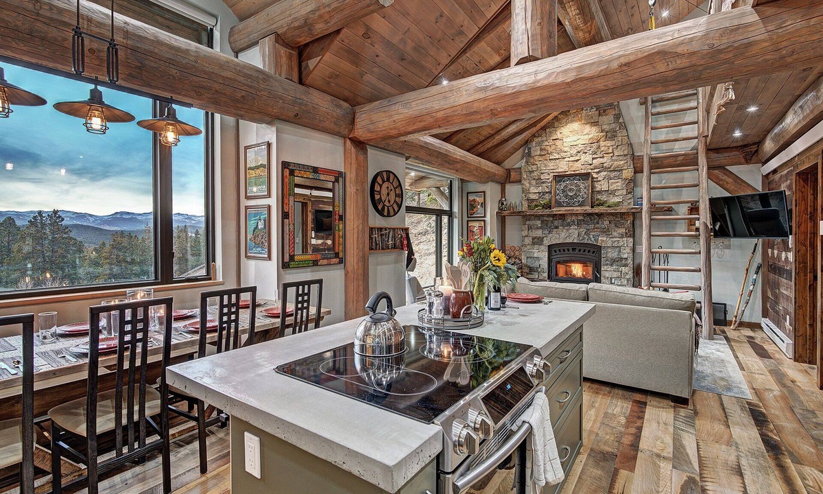 Coal Creek Cabin | Upscale Mountain Cabin, great view, drive to Denver or Boulder or Nederland