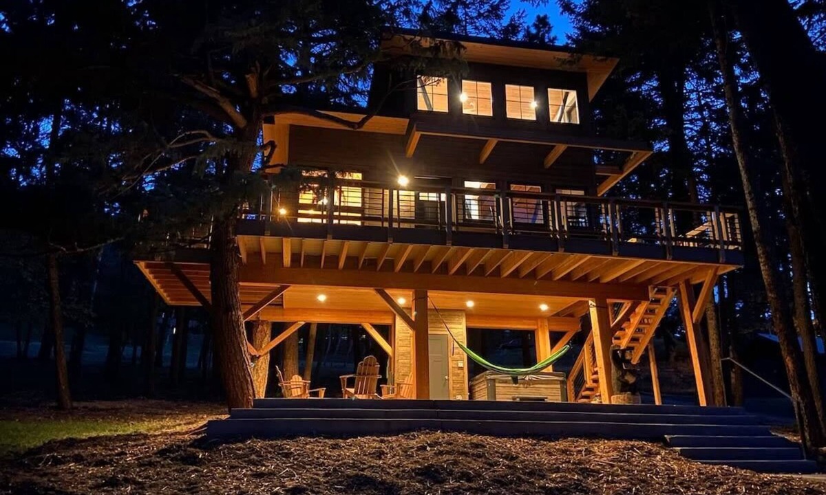 Indian Hills Cabin | Upscale Mountain Treehouse/Fire Pit & Hot Tub