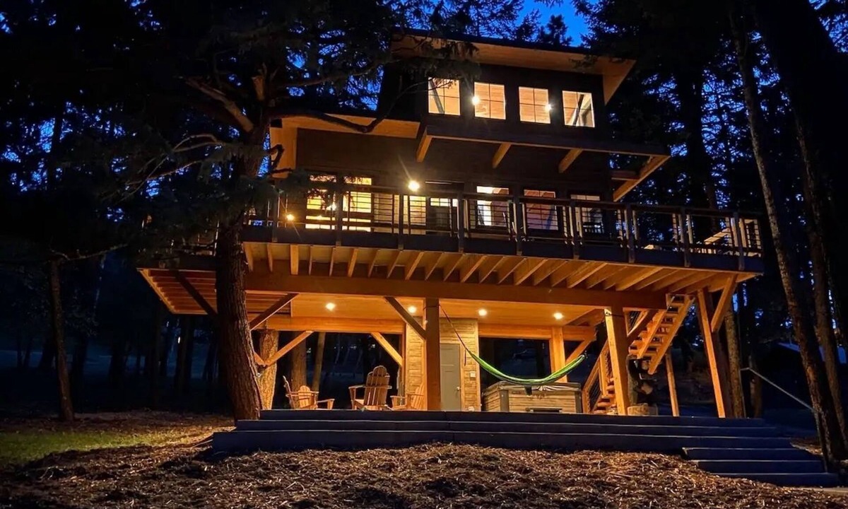 Indian Hills Cabin | Upscale Treehouse Escape - Hot Tub & Mountain Air
