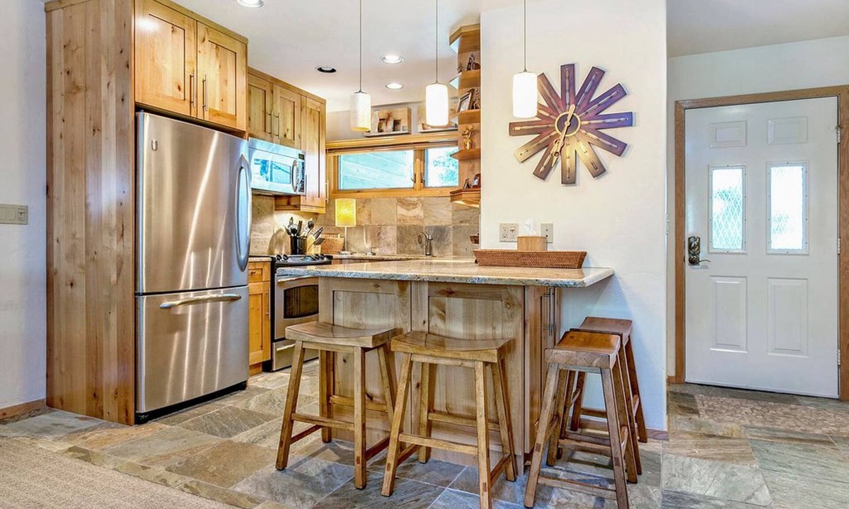 Vail Condo | Vail - Beautifully remodeled 2BR/2Bath - on Bus route to Vail village