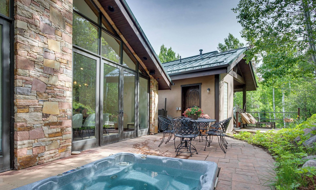 Intermountain House | Vail Getaway w/ Private Hot Tub & Mountain Views!