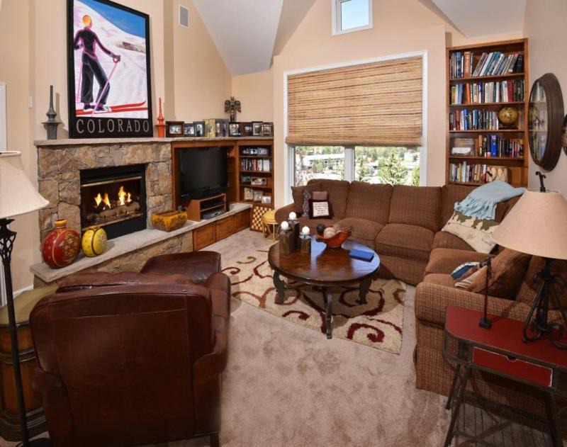 Highland Meadows House | Vermont Road Chalet Cabin