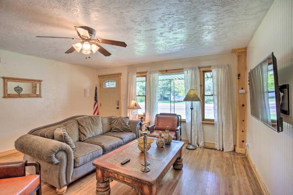 Fruita House | Well-Appointed Fruita Townhome Hike and Bike Nearby