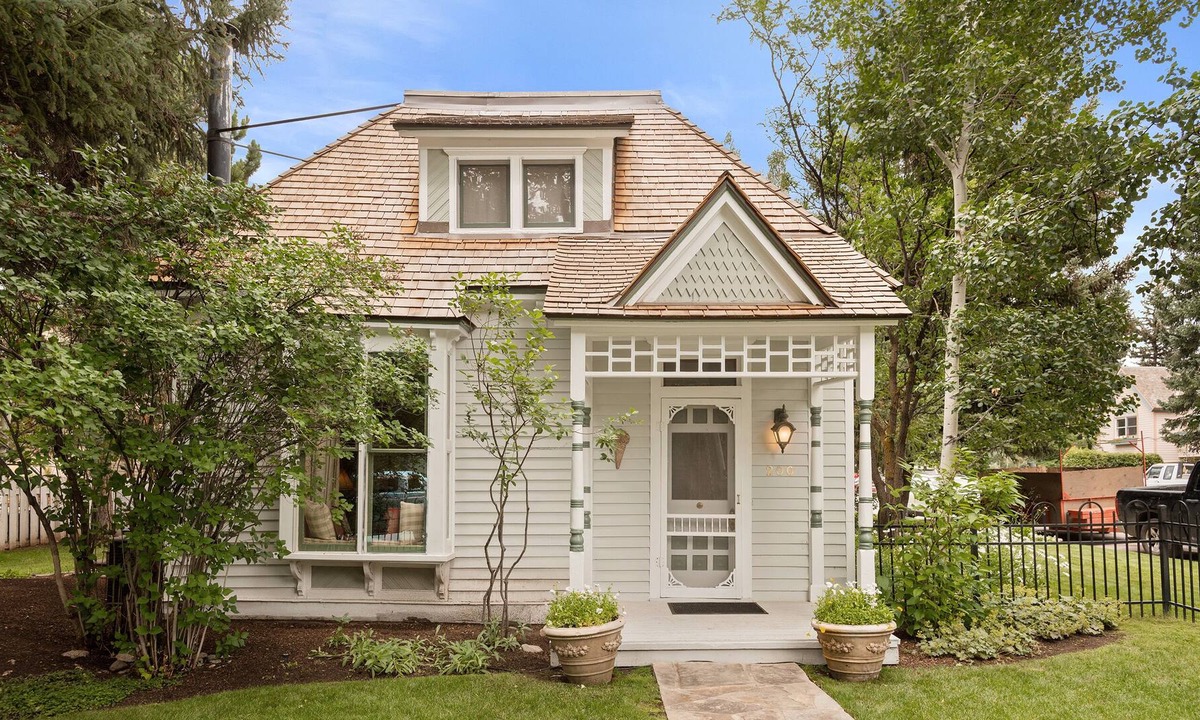 West End House | West Hopkins Victorian