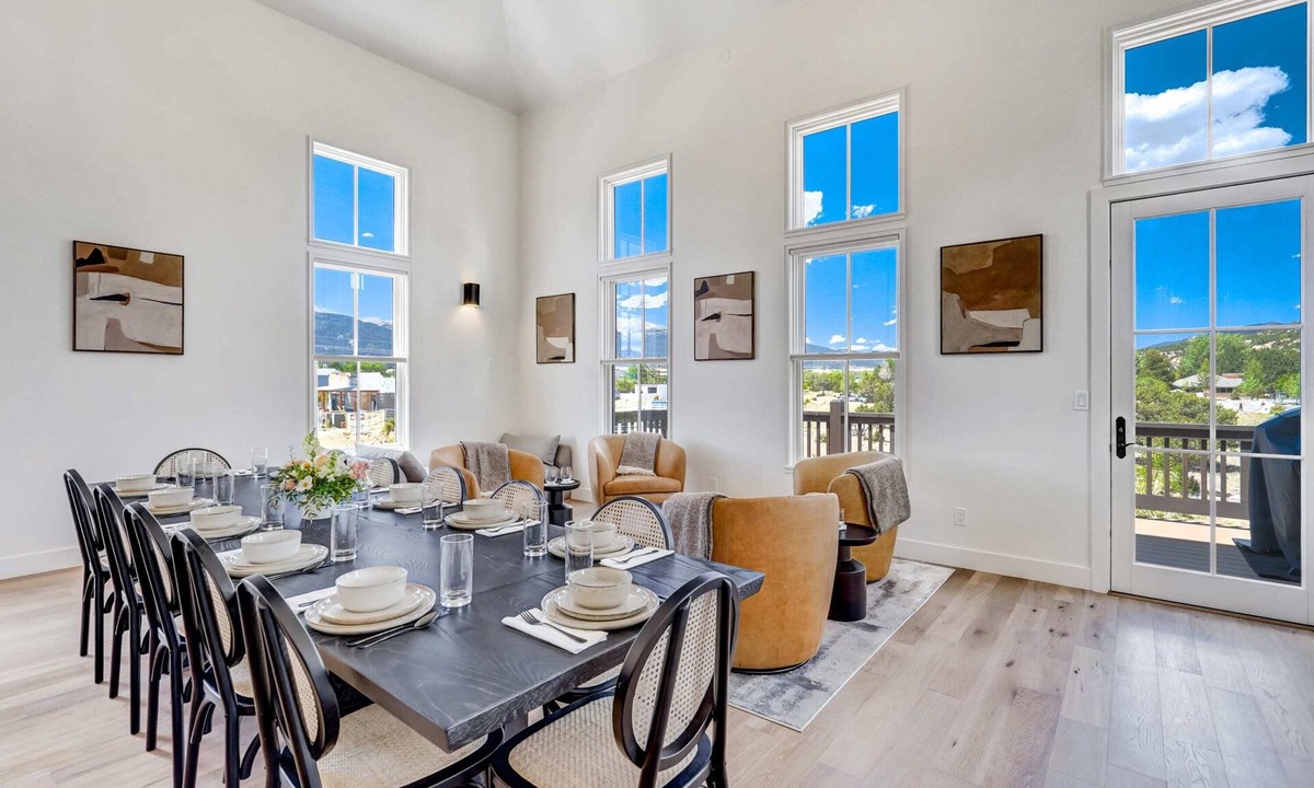 Buena Vista House | Whitewater Villa! 5BR Lux South Main Home!