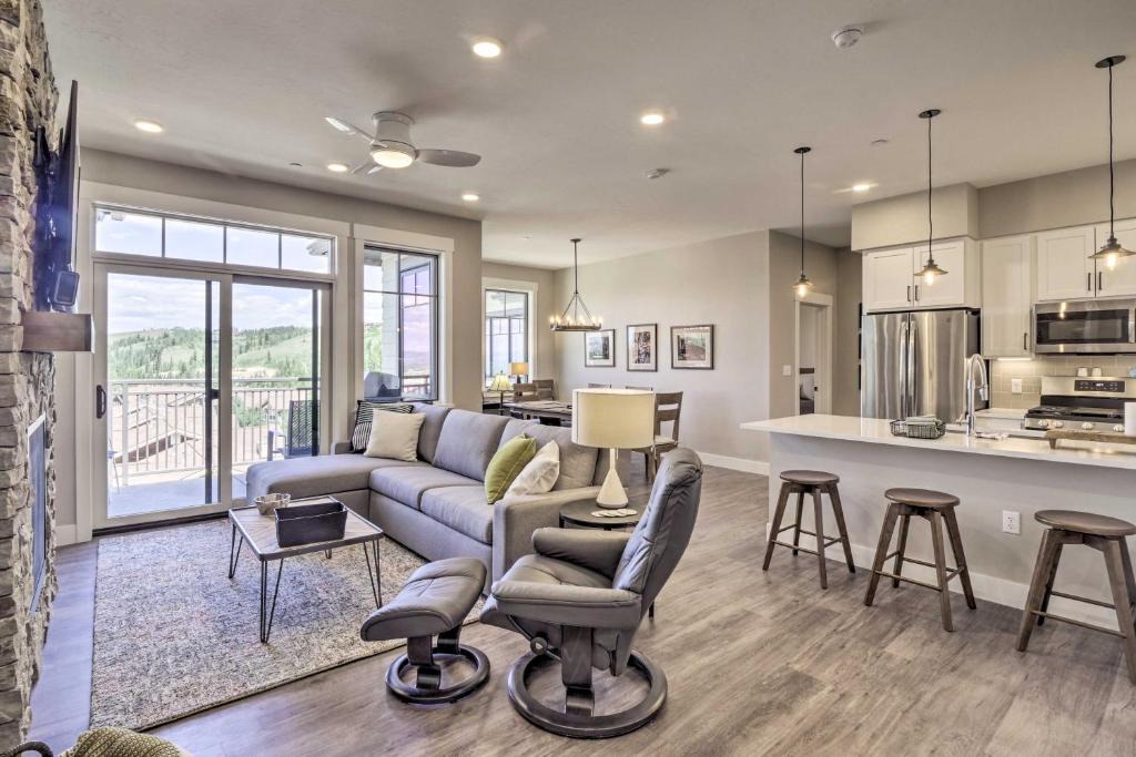Winter Park Apartment | Winter Park Condo with Fireplace - 4 Mi to Slopes!