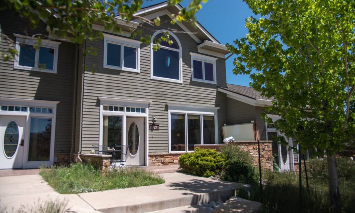 Stanley Hills Condo | Woodsy, lodge-style condo with stellar views of the Rockies!