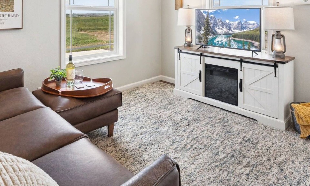 Loveland House | Wright House | Country Retreat w/Spa, EV + Garage