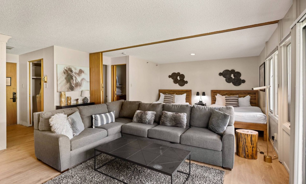 Snowmass Village Condo | Your Snowmass Getaway! Outdoor Pool & Hot Tub, Patio & Grill, Wood FP, Parking, Next to Village