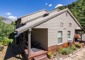 1-Bedroom Mountainside Inn Suite With Fireplace