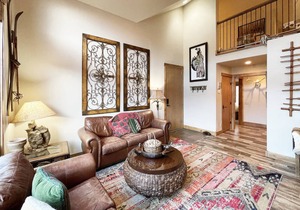 102 m² Condo ∙ 1 bedroom ∙ 6 guests