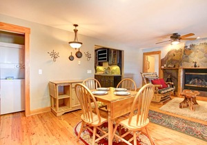 105 m² Condo ∙ 2 bedrooms ∙ 6 guests