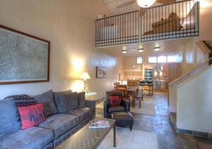 127 Ridgepoint Townhouse