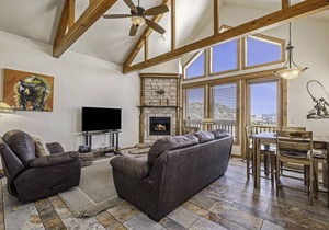 140 m² Condo ∙ 2 bedrooms ∙ 6 guests