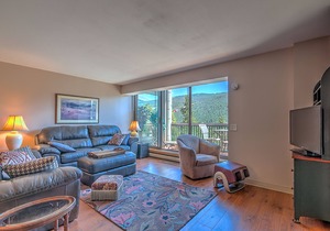 1500sf ft+ GREAT VIEWS-HotTub -Elevator- 5min shuttle- Walk to Lakeside Village