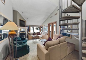 167 m² Condo ∙ 4 bedrooms ∙ 12 guests