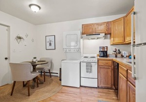 1BR Garden Apartment: Pool, Tennis, Golf Course