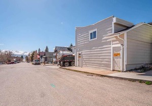 1BR Pets Ok +Great Views + 1 block from Main St