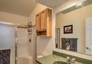 2-Acre Como Home w/ Mountain Views - Near Hiking!