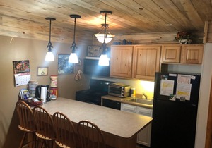 2 BR 1-1/4 Bath Dog friendly, Hi Country Haus 1st Flr WP Condo by river, Cozy!