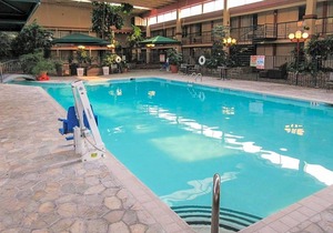 2-Star Hotel ∙ Clarion Inn Fort Collins