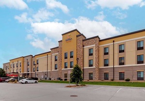 2-Star Hotel ∙ Comfort Suites Loveland