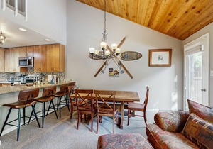 2BR East Vail Condo w/Hot Tub, Market, Free Shuttle