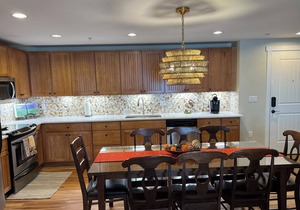 3 Bed/Bath Updated Condo 50 Steps to Main Lift w/30-Foot Balcony Facing Ski Runs