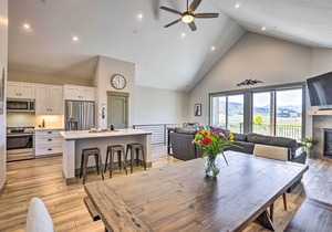 3 Mi to Granby Ranch: Townhome w/Balcony & Views