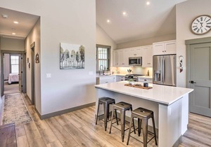 3 Mi to Granby Ranch: Townhome w/Balcony & Views