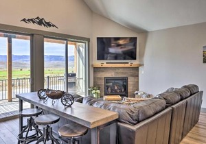 3 Mi to Granby Ranch Townhome with Balcony and Views