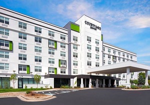 3-Star Hotel ∙ Courtyard Denver Airport at Gateway Park