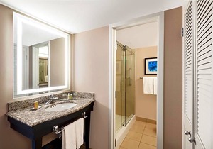 3-Star Hotel ∙ DoubleTree by Hilton Denver Cherry Creek, CO