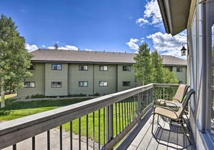 3-Story Home with Balcony about 6 Mi to Winter Park!