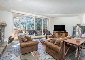 305 m² House ∙ 3 bedrooms ∙ 6 guests