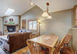 315 Woodbridge Condo